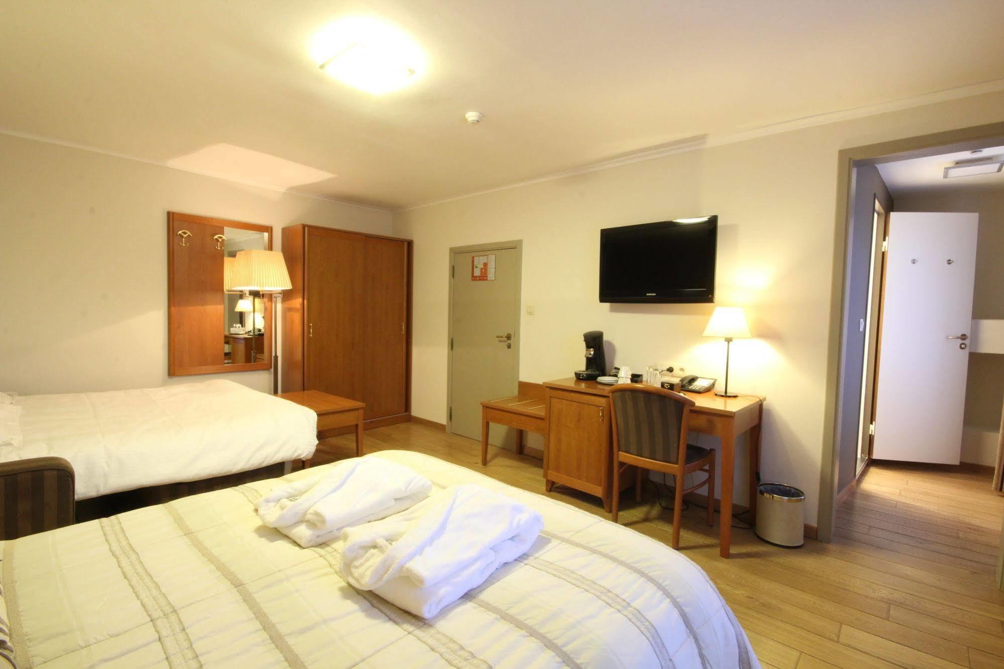 Hotel Le Fournil Redu Eksteriør bilde